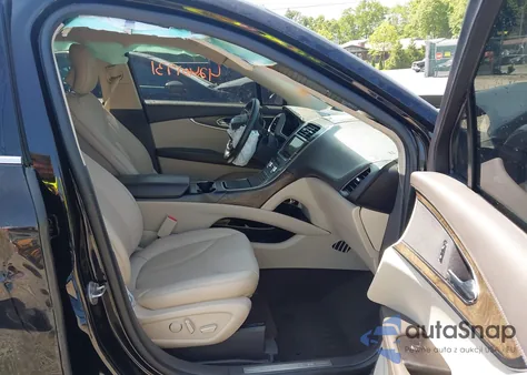 2019 Lincoln Nautilus Select z USA, uszkodzony, nr VIN 2LMPJ8K9XKBL14729